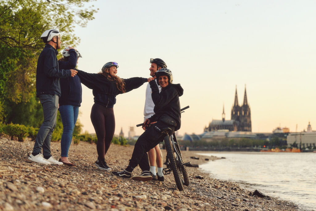 Gruppe am Rhein